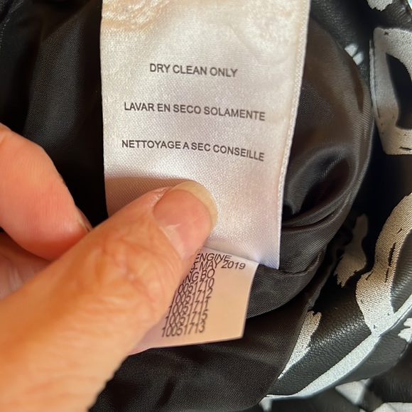 GIRL DISNEY DESCENDANT 3 MOTO JACKET black zipper sz M 54.00 MSRP D SIGNED - Picture 7 of 10